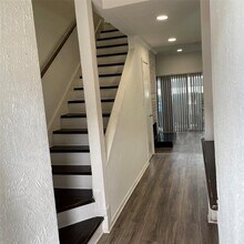 7700 Creekbend Dr in Houston, TX - Building Photo - Building Photo