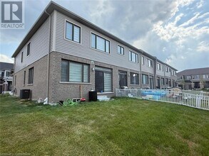 15 Blacklock St in Cambridge, ON - Building Photo - Building Photo