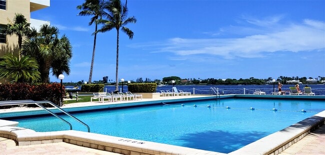 property at 2800 N Flagler Dr