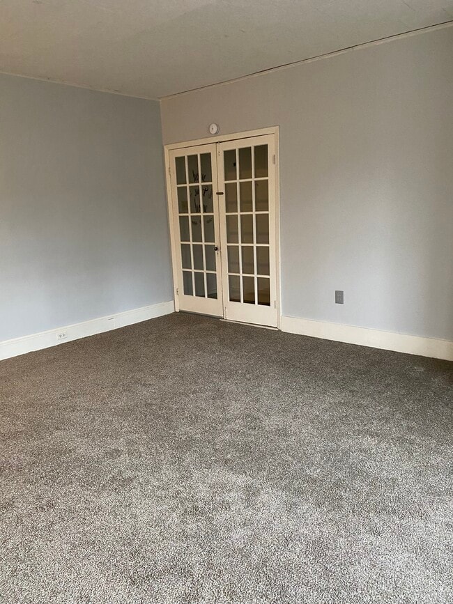 498 N Main St, Unit 2nd Floor Walkup