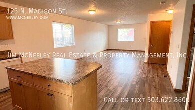 123 N Madison St in Lafayette, OR - Building Photo - Building Photo
