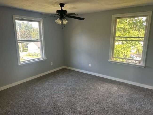 1983 New St in Ontario, NY - Foto de edificio - Building Photo