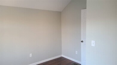 7847 Saltsburg Rd in Pittsburgh, PA - Foto de edificio - Building Photo