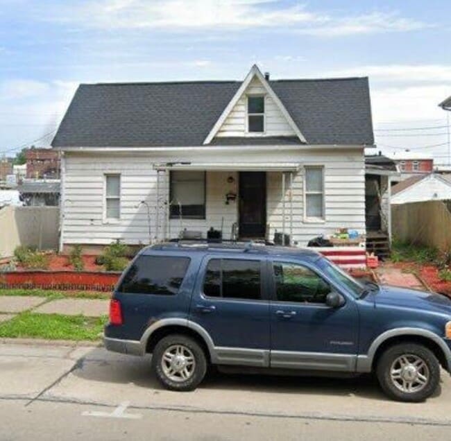 property at 911 17th Ave