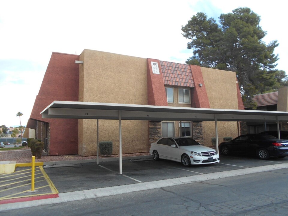 5053 Indian River Dr in Las Vegas, NV - Building Photo