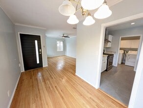 2746 Thurman Ave. in Los Angeles, CA - Foto de edificio - Building Photo