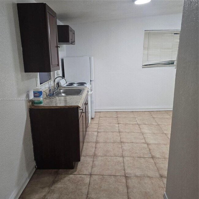 5214 Wiley St in Hollywood, FL - Building Photo - Building Photo