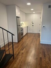 380 Montgomery St in Jersey City, NJ - Building Photo - Building Photo
