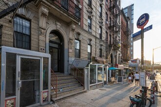 524 Metropolitan Ave in Brooklyn, NY - Building Photo - Building Photo