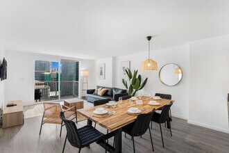 1 SE 12th St, Unit FL17-ID1038995P in Miami, FL - Building Photo - Building Photo