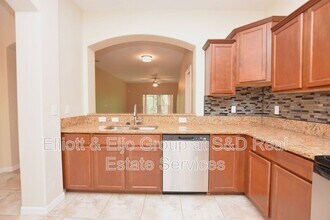 4052 Mountain Chestnut Way in Lakeland, FL - Building Photo - Building Photo