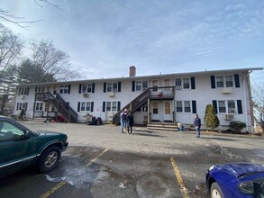 80 Hillside Ave in Middletown, CT - Building Photo - Interior Photo