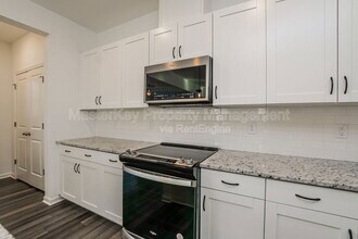 124 Royal Star Wy in Garner, NC - Building Photo - Building Photo