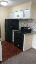 1880 Bonnie Ln-Unit -414 in Hoffman Estates, IL - Foto de edificio - Building Photo