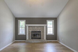 7802 E 162nd St in Belton, MO - Building Photo - Building Photo