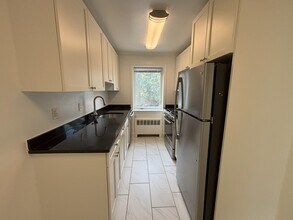 105 Longwood Ave, Unit 86-3 in Brookline, MA - Building Photo - Building Photo