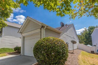 2375 Lexington Ln in Cumming, GA - Foto de edificio - Building Photo