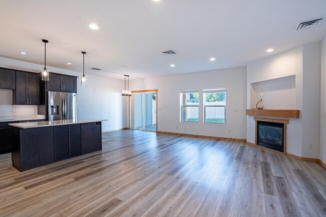 property at 1913 E Montana Ave