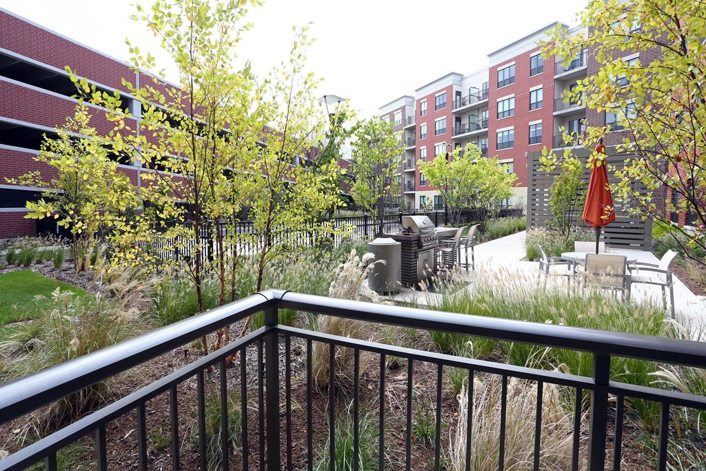 7 Fifty on the Park Apartments in Orland Park, IL