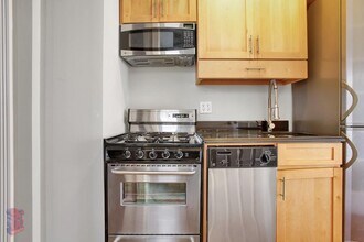 343 E 5th St in New York, NY - Building Photo - Building Photo