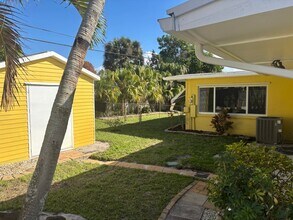 3393 NE Sandra Dr in Jensen Beach, FL - Building Photo - Building Photo