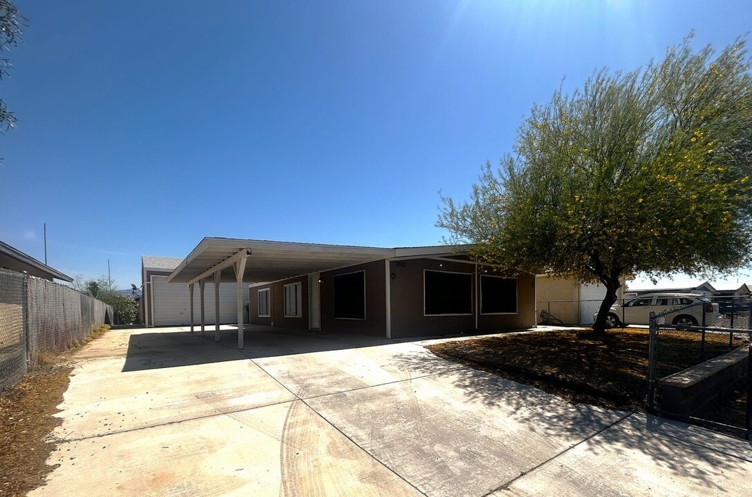 1680 Dean Dr in Bullhead City, AZ - Building Photo