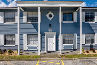 Manatee Bay Apartments in Titusville, FL - Building Photo - Building Photo