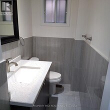 246 Simmons Blvd in Brampton, ON - Building Photo - Building Photo