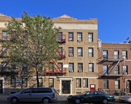 31-14 34th St in Long Island City, NY - Building Photo