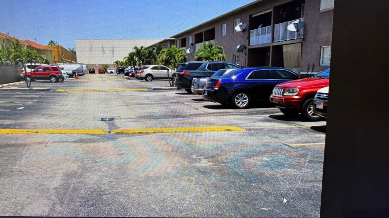 2925 W 80th St, Unit 112 in Hialeah, FL - Building Photo