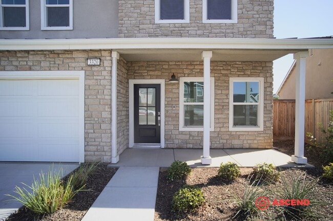 3320 Rustic Woods Ln in Shafter, CA - Building Photo - Building Photo