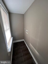 1813 N Warwick Ave photo'