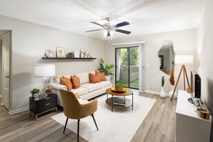 Regency Square in Chamblee, GA - Building Photo