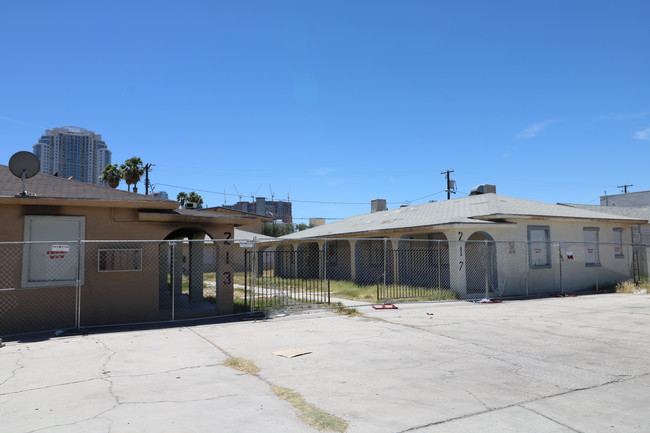 215 W Philadelphia Ave in Las Vegas, NV - Building Photo - Building Photo