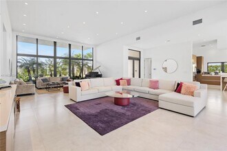 16539 Botaniko Dr N in Weston, FL - Foto de edificio - Building Photo