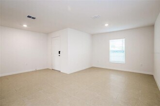 1677 Hideaway Flat St in Mascotte, FL - Building Photo - Building Photo