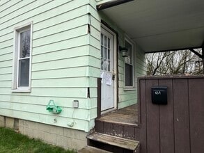 659 Fisher Hill St in Sharon, PA - Building Photo - Building Photo