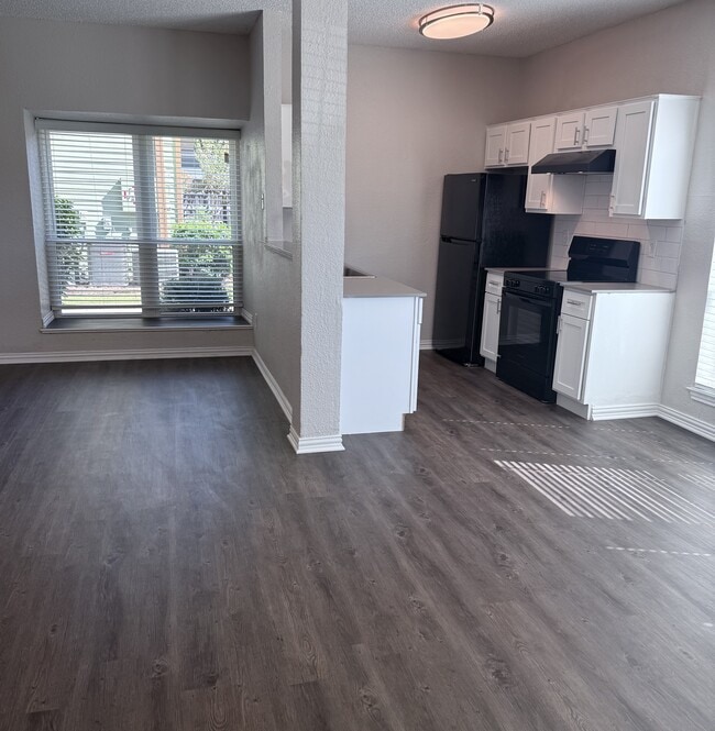 The Retreat at Faulkner Point in Garland, TX - Foto de edificio - Building Photo