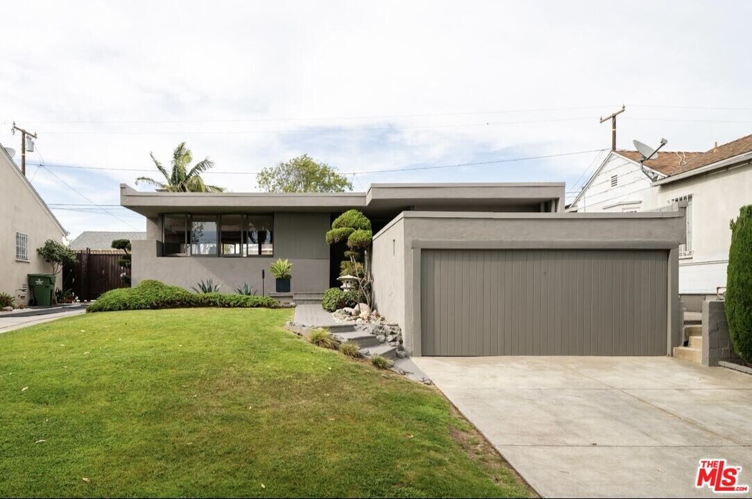 423 W Ellis Ave in Inglewood, CA - Building Photo