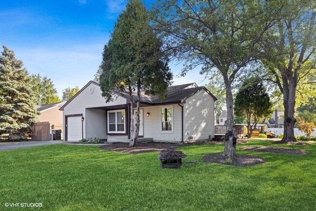 2108 Navarone Dr in Naperville, IL - Building Photo - Building Photo