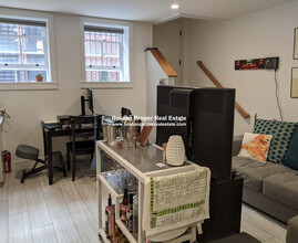 11 Ridgeway Ln, Unit 1 in Boston, MA - Building Photo - Building Photo