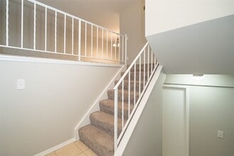 335 Parma Dr in Ballwin, MO - Foto de edificio - Building Photo