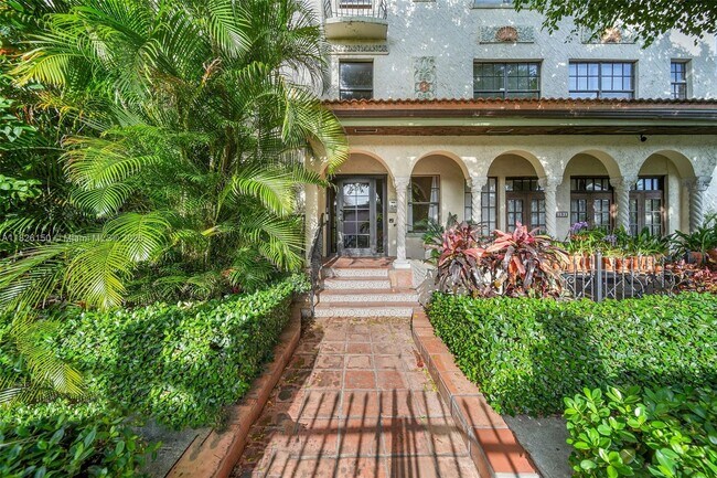 property at 934 Michigan Ave
