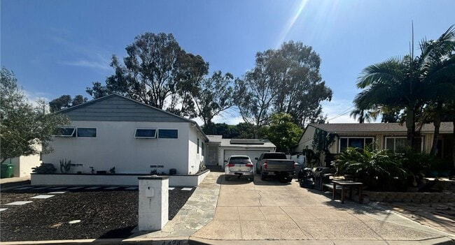 property at 4424 Cynthia Pl