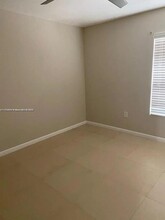 2371 NW 33rd St, Unit 711 in Oakland Park, FL - Building Photo - Building Photo