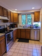 42 Brookside Dr in Stratham, NH - Building Photo - Building Photo