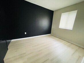 1406 Magnolia W in Excelsior Springs, MO - Building Photo - Building Photo