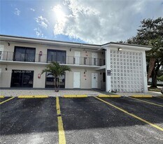 600 NE 142nd St in North Miami, FL - Building Photo