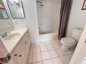 1170 Wildwood Lakes Blvd in Naples, FL - Building Photo - Building Photo