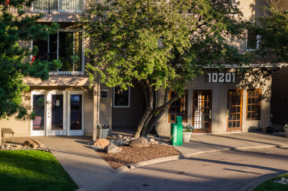 Cedar Ridge Apartments in Minnetonka, MN - Building Photo - Building Photo